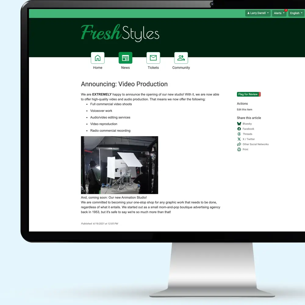 SmarterTrack News Portal homepage displaying a published announcement and sharing tools